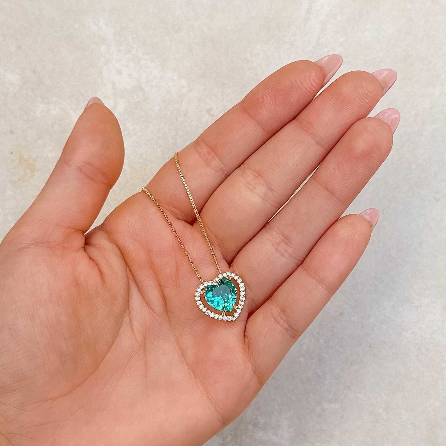 COLAR CORAÇÃO CRAVEJADO MICROZIRCÔNIA PEDRA CENTRAL VERDE